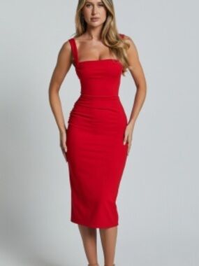 TIFFY MIDI DRESS - SQUARE NECK RUCHED BODYCON DRESS IN SCARLET